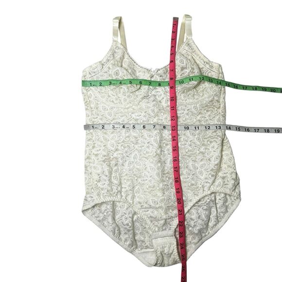 Vintage Bali Floral Cream Lace Bodysuit 40B Nylon Stretch Shaper Underwire 7432 - Picture 9 of 9
